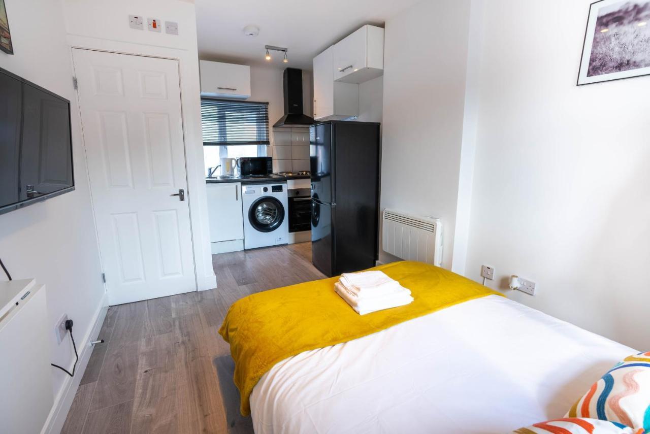 No 01 Small Studio Flat In Aylesbury Town Station 外观 照片