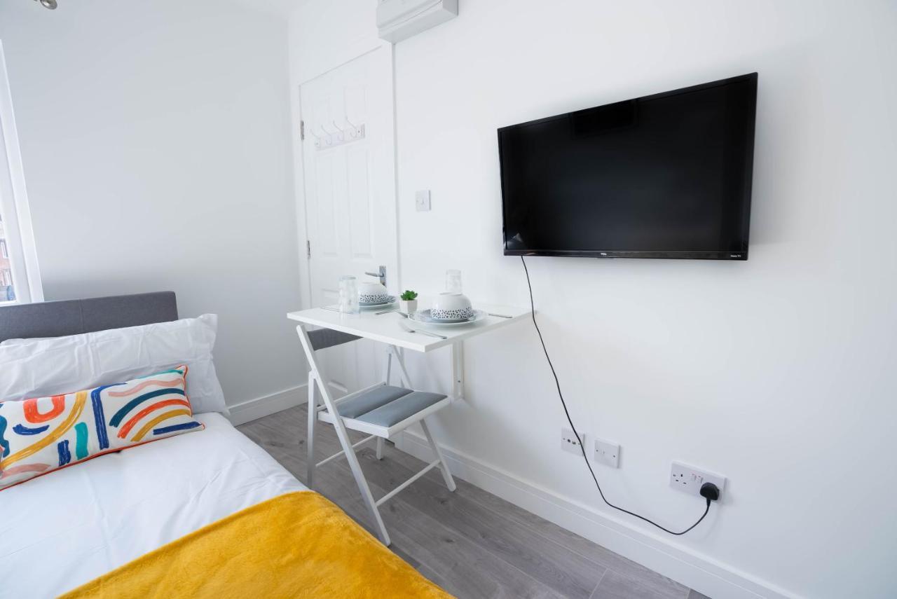 No 01 Small Studio Flat In Aylesbury Town Station 外观 照片